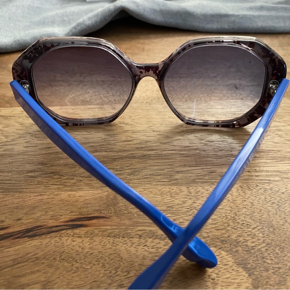 Rosie Assoulin x Morgenthal Frederics LIMITED EDITION hexagonal sunglasses - Picture 3 of 5